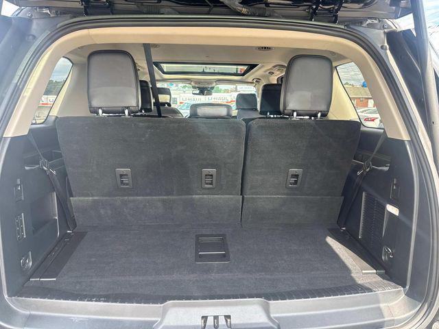 Photo of 2021 Agate Black Metallic Ford Expedition