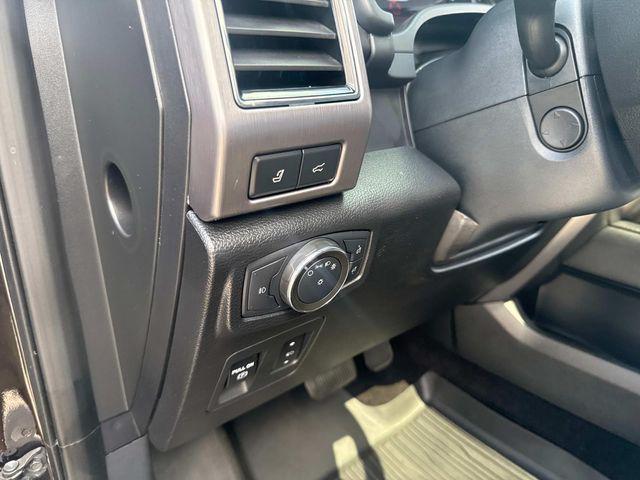 Photo of 2021 Agate Black Metallic Ford Expedition