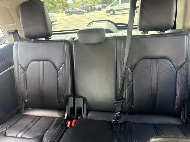 Photo of 2021 Agate Black Metallic Ford Expedition