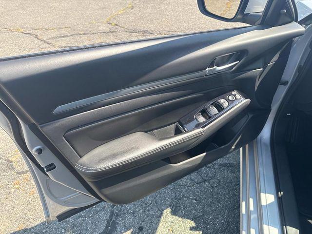 Photo of 2023 Brilliant Silver Metallic Nissan Altima