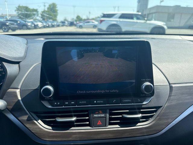 Photo of 2023 Brilliant Silver Metallic Nissan Altima