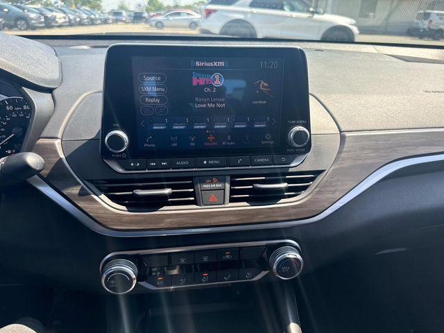 Photo of 2023 Brilliant Silver Metallic Nissan Altima