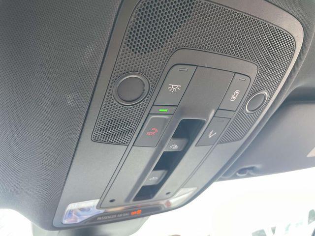 Photo of 2024 Arkona White Audi Q3