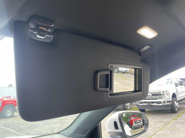 Photo of 2024 Arkona White Audi Q3