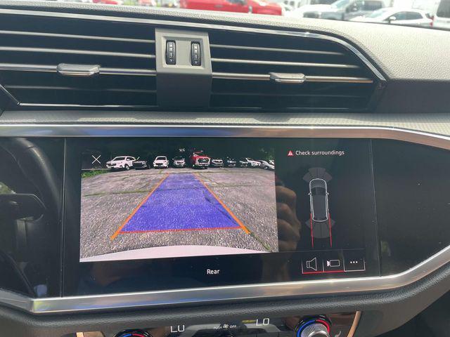 Photo of 2024 Arkona White Audi Q3