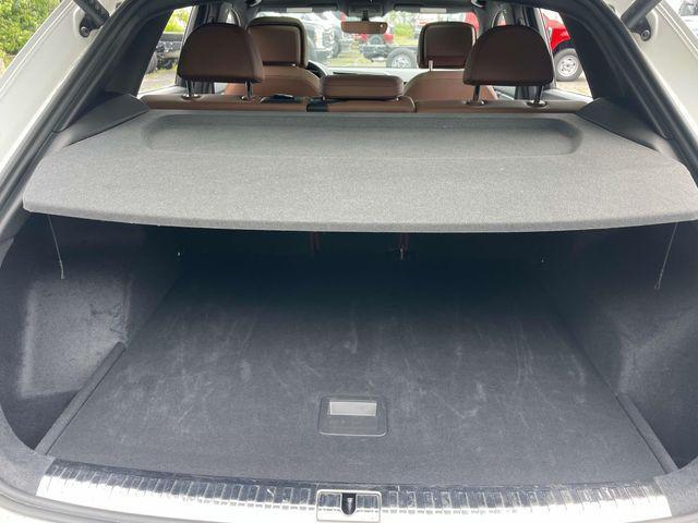 Photo of 2024 Arkona White Audi Q3
