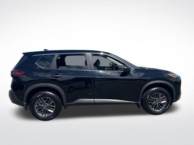 Photo of 2023 Super Black Nissan Rogue