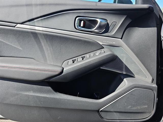 Photo of 2025 Majestic Black Pearl Acura Integra