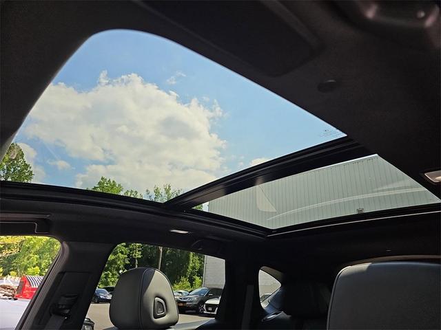 Photo of 2022 Platinum White Pearl Acura RDX