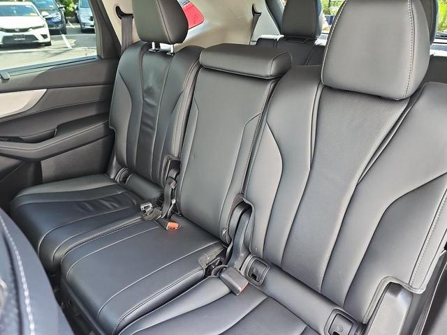 Photo of 2023 Platinum White Pearl Acura MDX