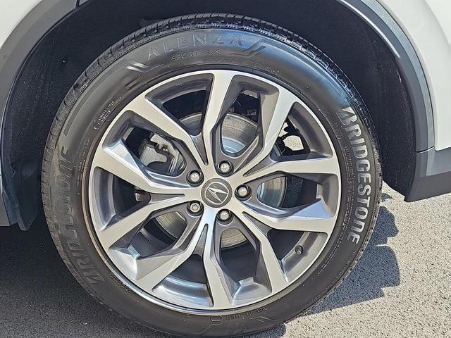 Photo of 2023 Platinum White Pearl Acura MDX