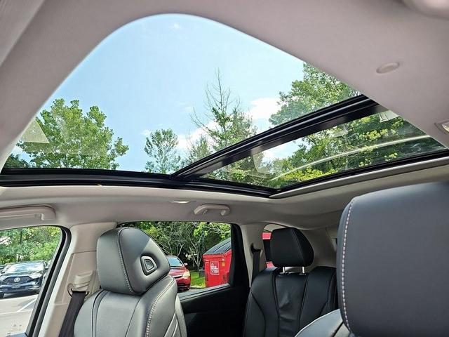 Photo of 2023 Platinum White Pearl Acura MDX