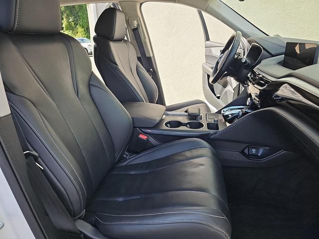 Photo of 2023 Platinum White Pearl Acura MDX