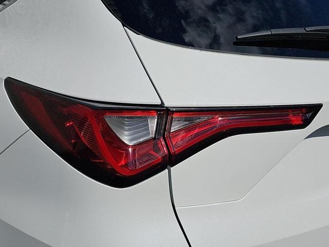 Photo of 2023 Platinum White Pearl Acura MDX