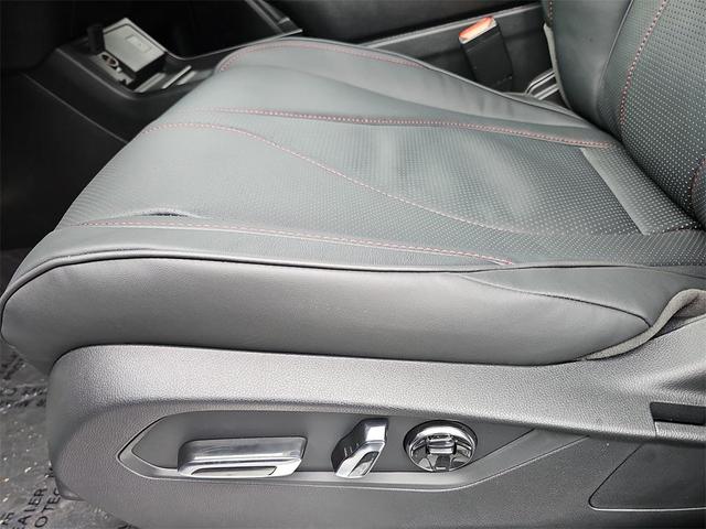 Photo of 2025 Apex Blue Pearl Acura RDX