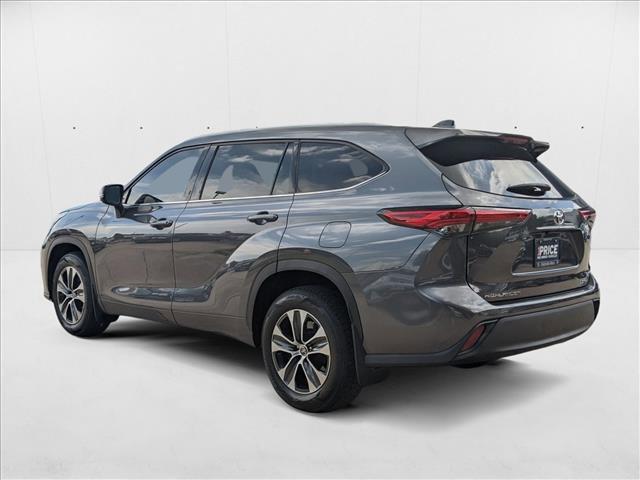 Photo of 2020 Magnetic Gray Metallic Toyota Highlander