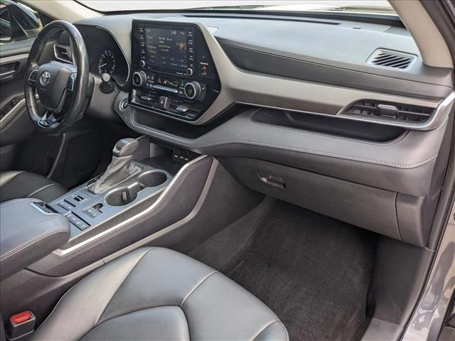 Photo of 2020 Magnetic Gray Metallic Toyota Highlander