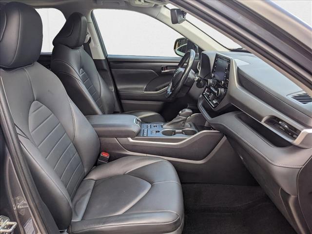 Photo of 2020 Magnetic Gray Metallic Toyota Highlander