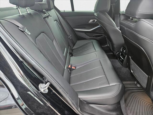 Photo of 2023 Black Sapphire Metallic BMW 330