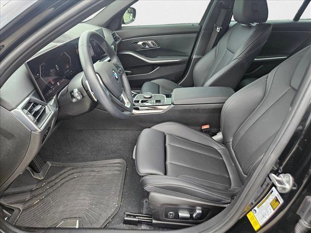Photo of 2023 Black Sapphire Metallic BMW 330