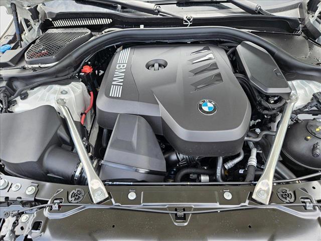 Photo of 2025 Alpine White BMW 530