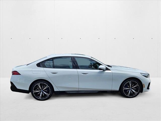 Photo of 2025 Alpine White BMW 530