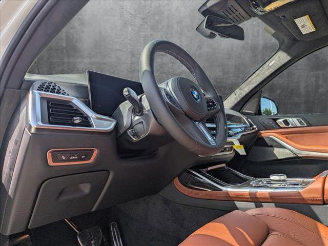 Photo of 2026 Mineral White Metallic BMW X7
