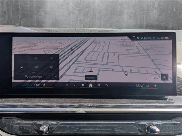 Photo of 2026 Mineral White Metallic BMW X7