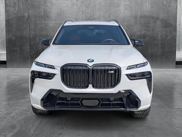 Photo of 2026 Mineral White Metallic BMW X7
