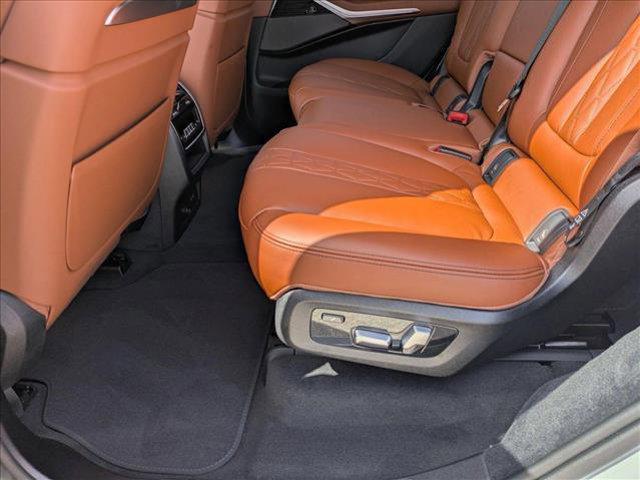 Photo of 2026 Mineral White Metallic BMW X7