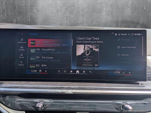 Photo of 2026 Mineral White Metallic BMW X7