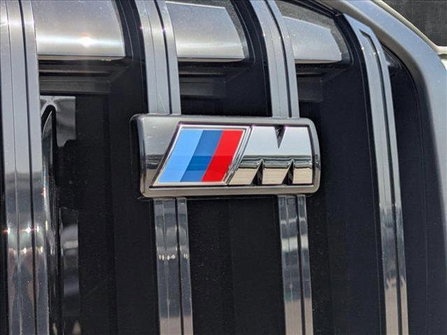 Photo of 2026 Mineral White Metallic BMW X7