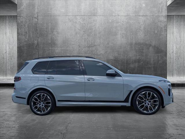 Photo of 2026 Brooklyn Grey Metallic BMW X7