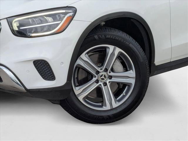 Photo of 2021 Polar White Mercedes-Benz GLC 300