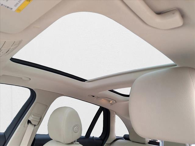 Photo of 2021 Polar White Mercedes-Benz GLC 300