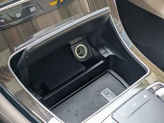 Photo of 2021 Polar White Mercedes-Benz GLC 300