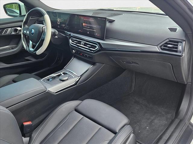 Photo of 2023 Alpine White BMW 230