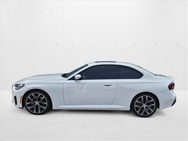 Photo of 2023 Alpine White BMW 230