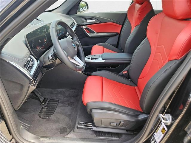 Photo of 2025 Black Sapphire Metallic BMW X1