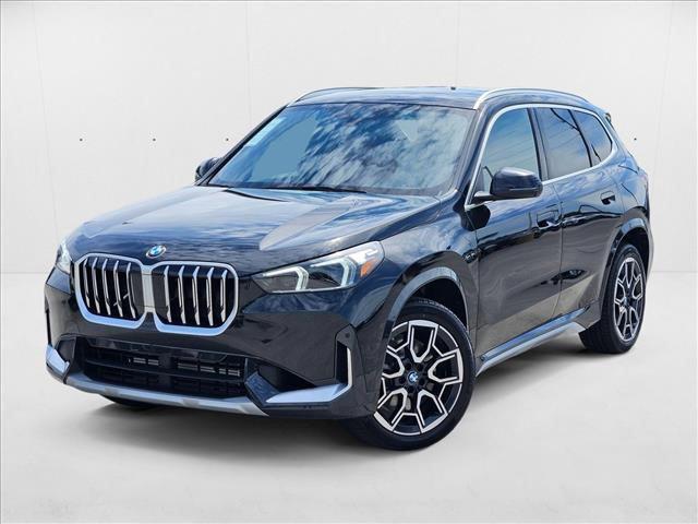 Photo of 2025 Black Sapphire Metallic BMW X1