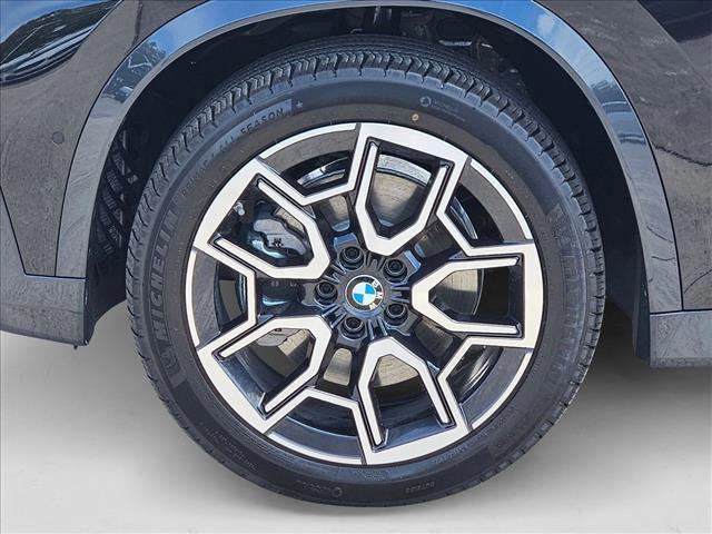 Photo of 2025 Black Sapphire Metallic BMW X1