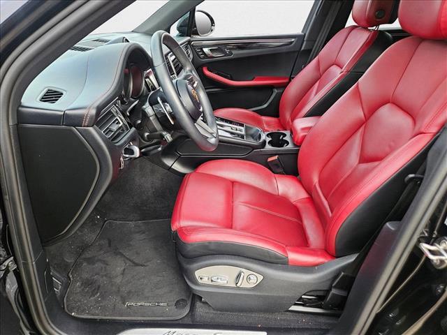 Photo of 2022 Black Porsche Macan