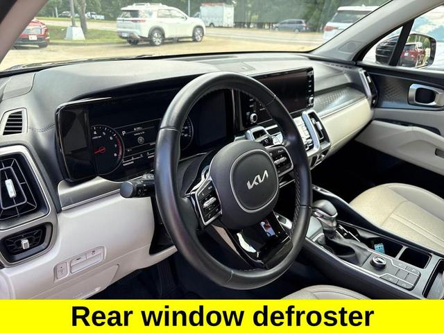 Photo of 2022 Ebony Black Kia Sorento