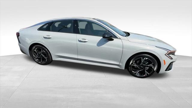 Photo of 2025 Gray Kia K5
