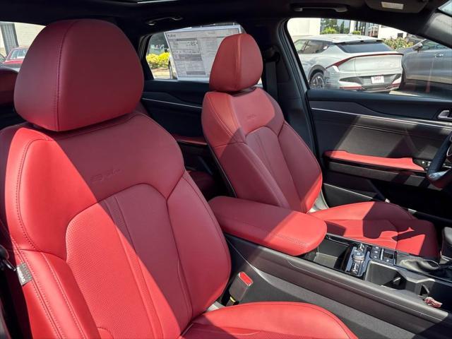 Photo of 2025 Gray Kia K5