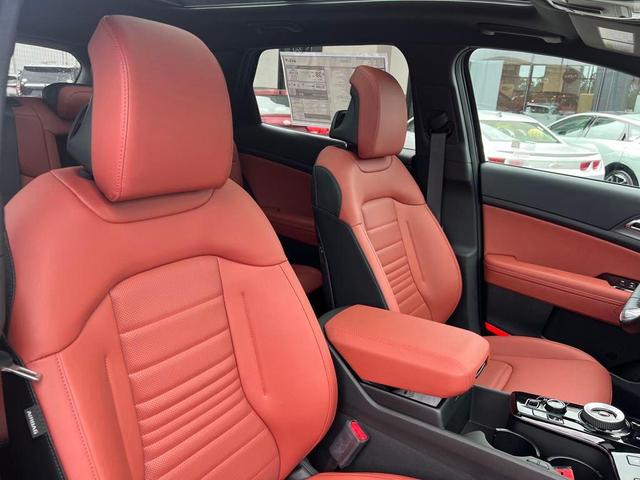 Photo of 2025 Fusion Black Kia Sportage Hybrid