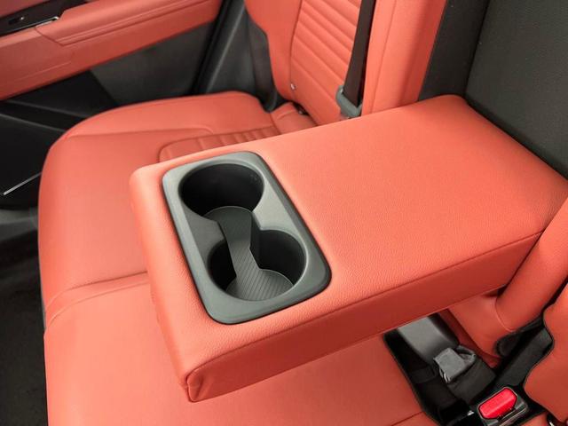 Photo of 2025 Fusion Black Kia Sportage Hybrid
