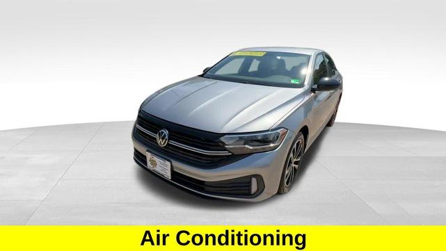 Photo of 2022 Pyrite Silver Metallic Volkswagen Jetta