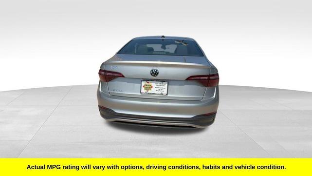 Photo of 2022 Pyrite Silver Metallic Volkswagen Jetta