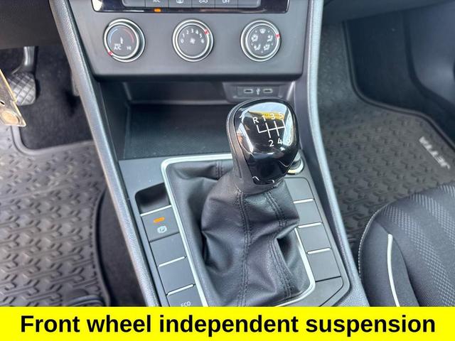 Photo of 2022 Pyrite Silver Metallic Volkswagen Jetta
